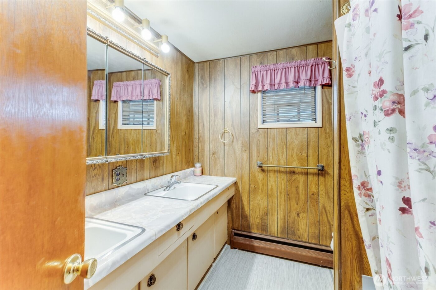 1319 Wood Avenue , Sumner, WA 98390