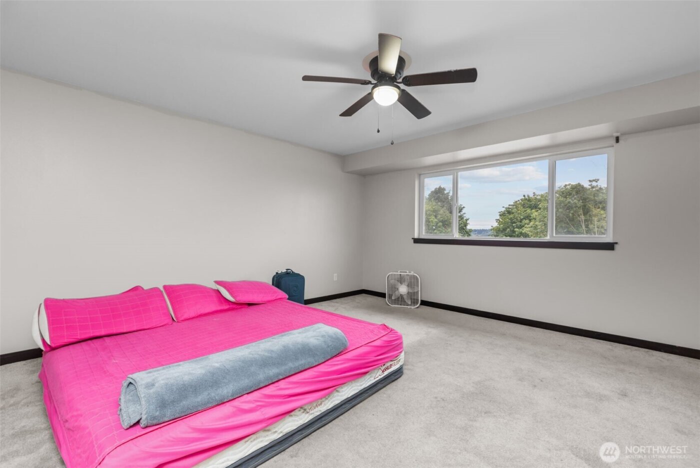 1118 Chestnut Court #18, Everett, WA 98201