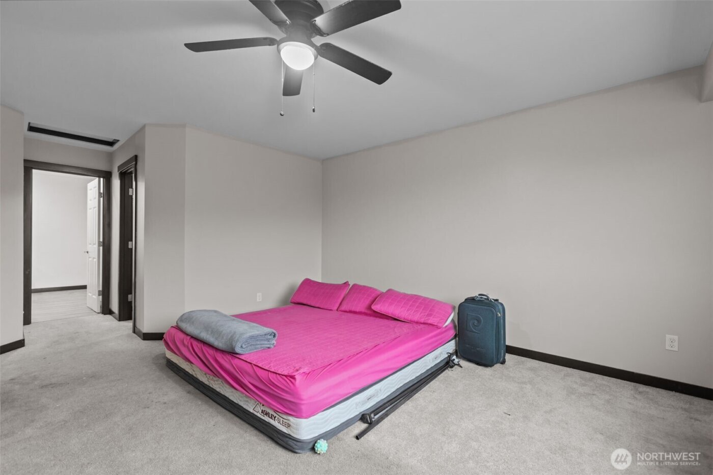 1118 Chestnut Court #18, Everett, WA 98201