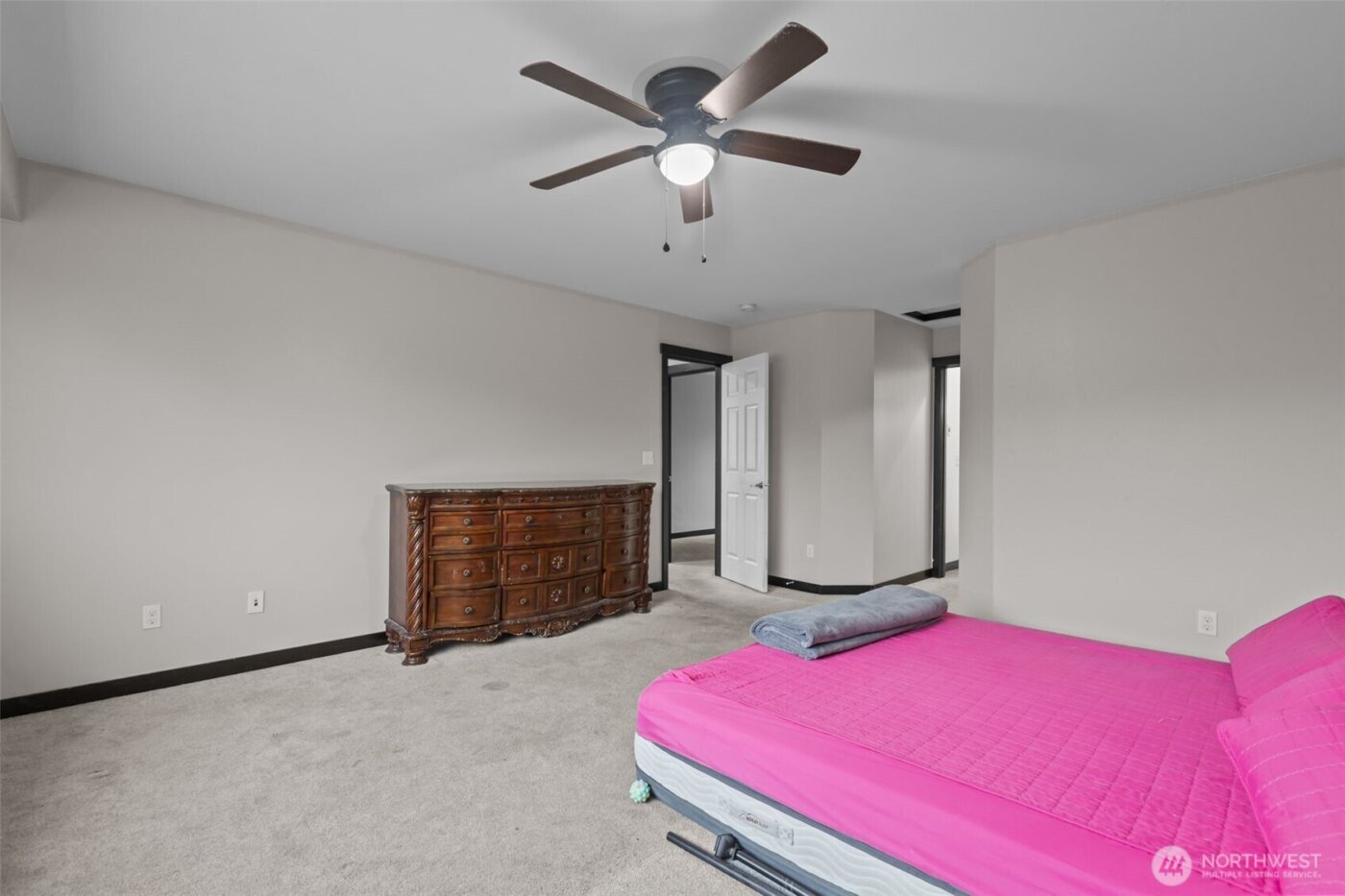 1118 Chestnut Court #18, Everett, WA 98201