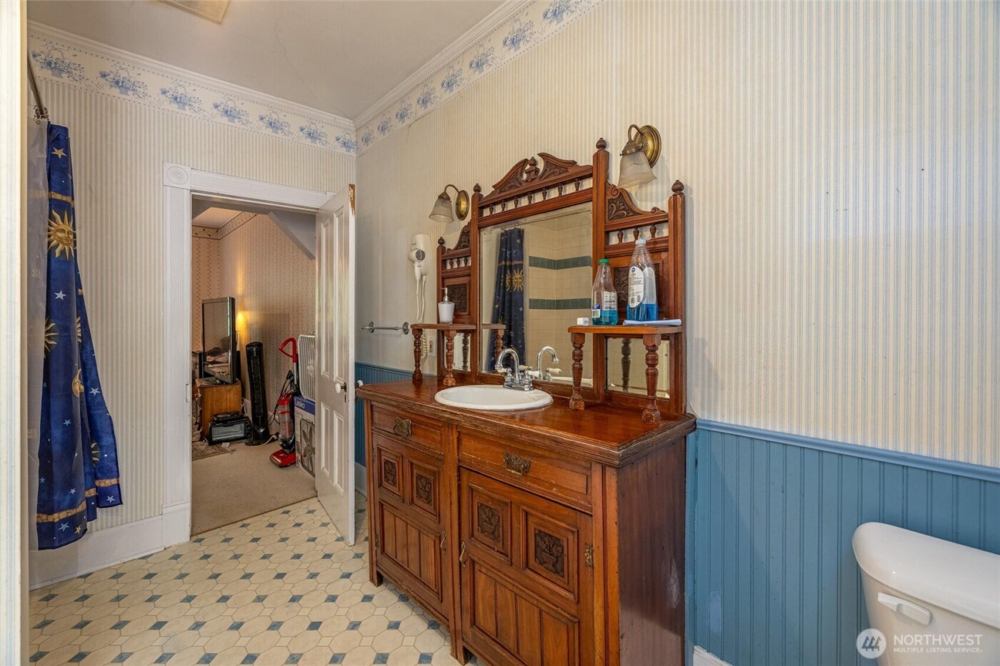 602 N Main Street , Coupeville, WA 98239