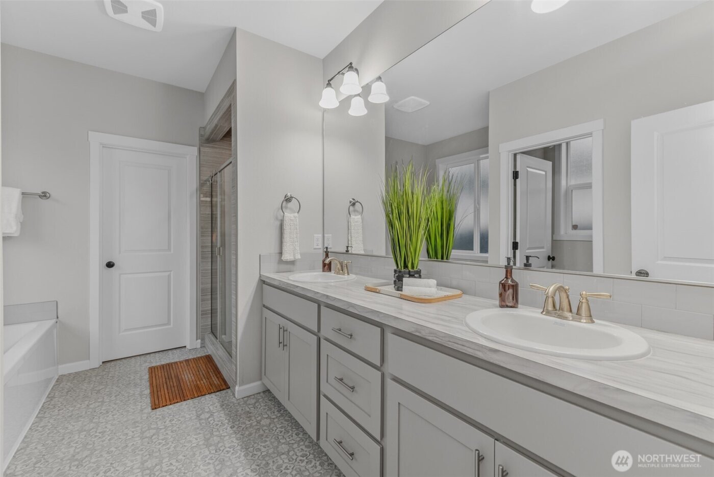 10215 NE 104th Street , Vancouver, WA 98662