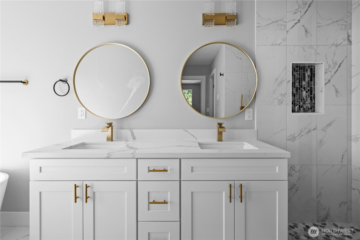 5633 Morningtown Place , Freeland, WA 98249