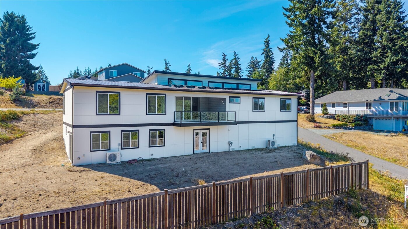 5633 Morningtown Place , Freeland, WA 98249