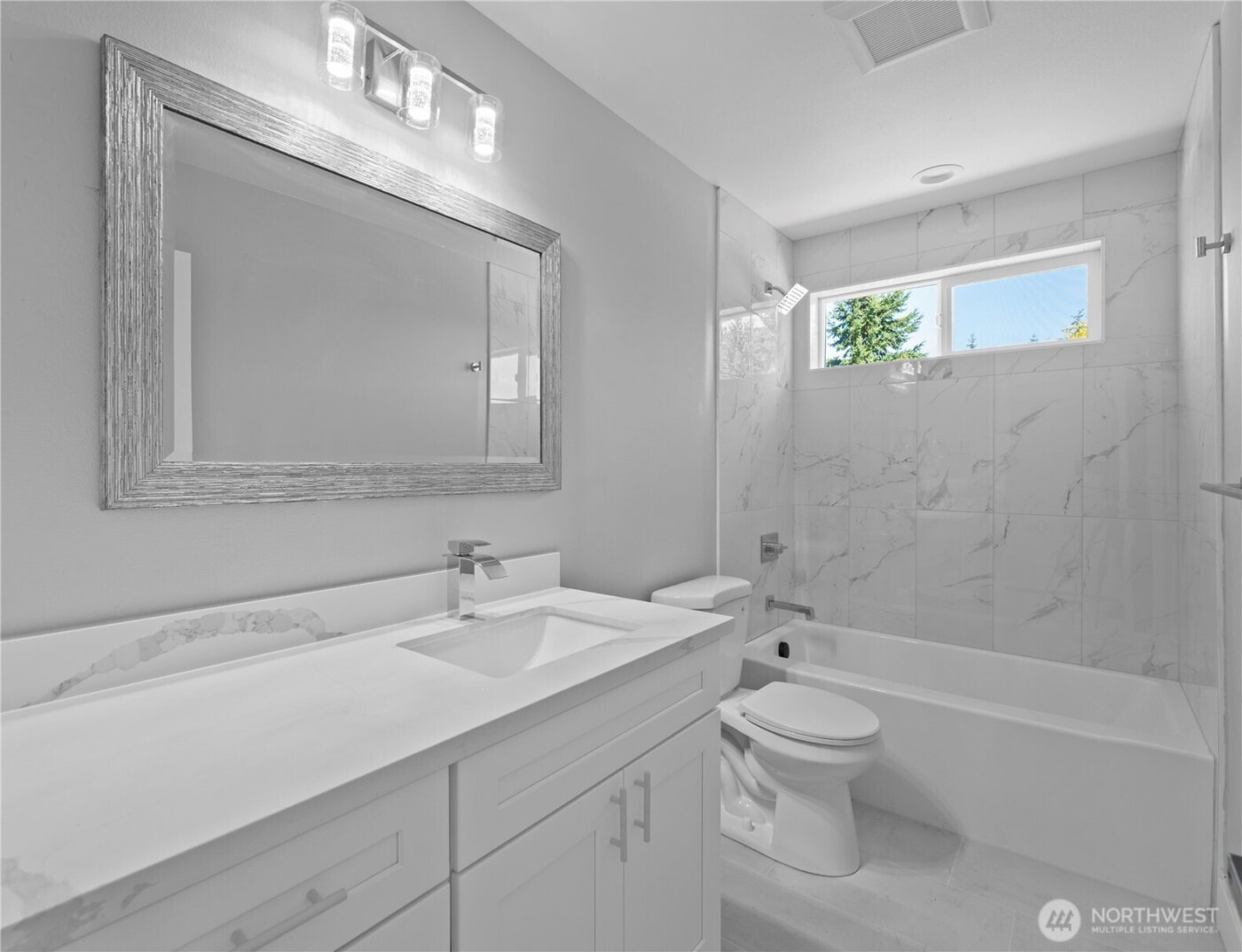 5633 Morningtown Place , Freeland, WA 98249