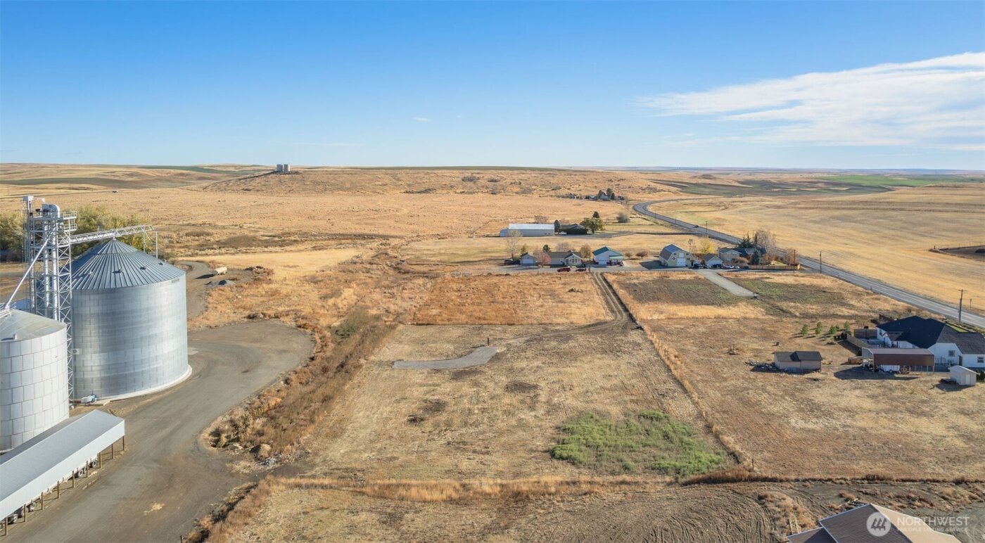 601 E 1st St , Waterville, WA 98858