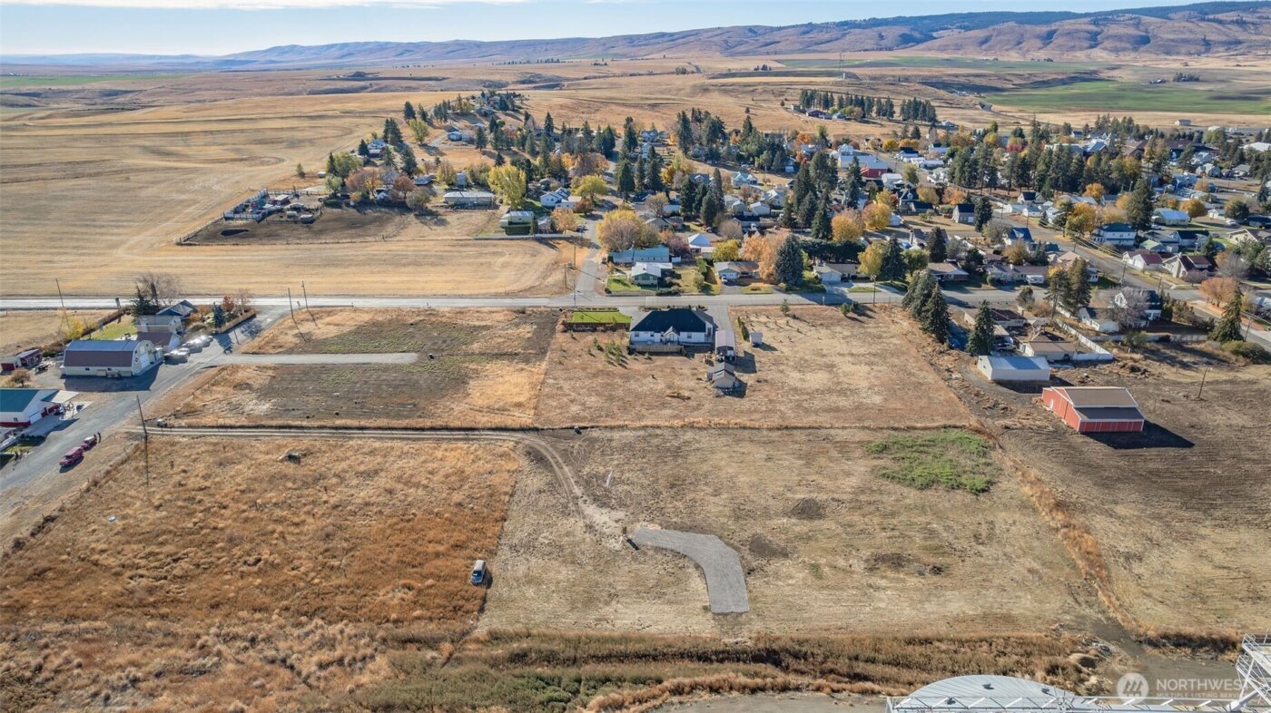 601 E 1st St , Waterville, WA 98858