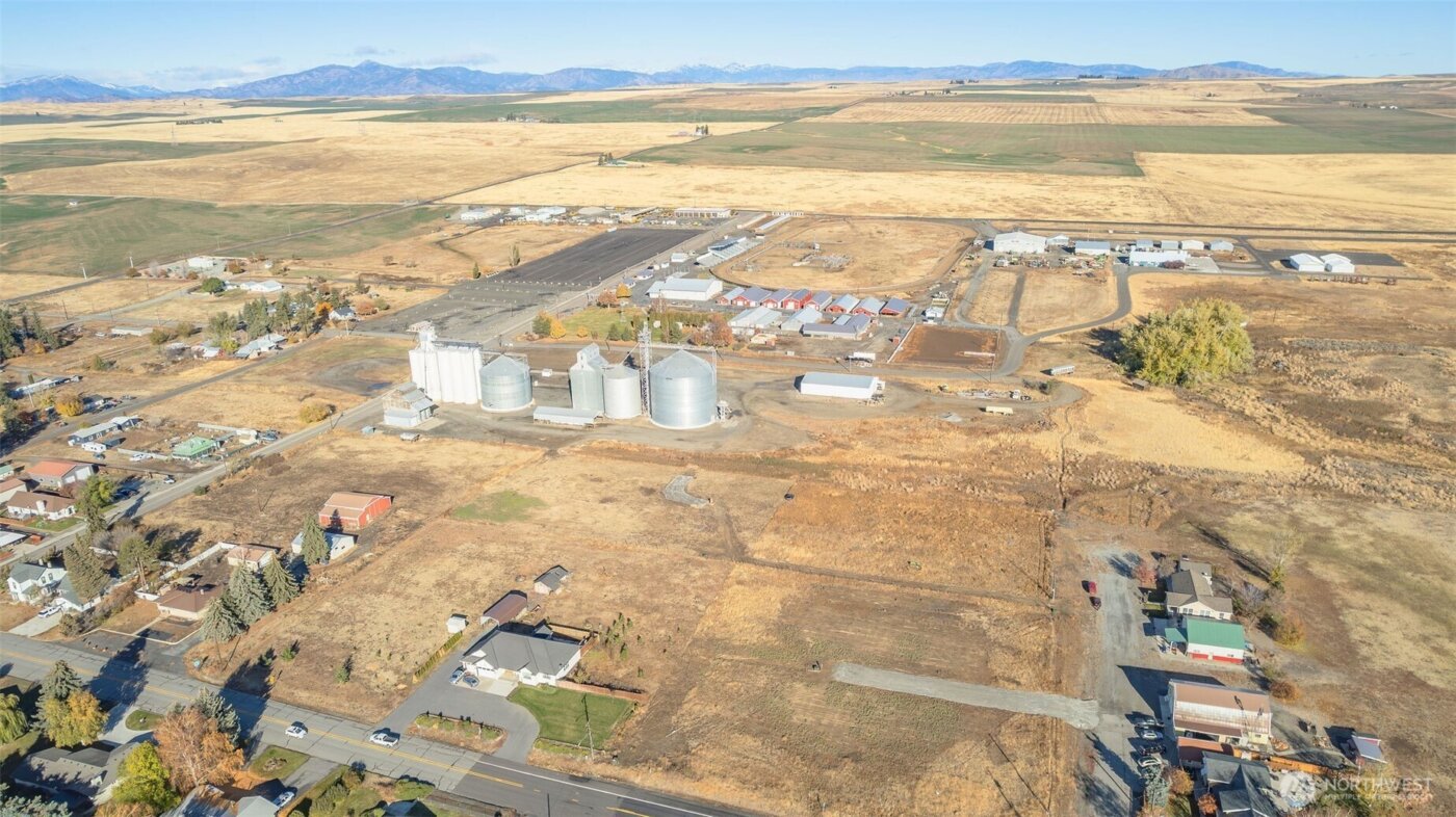 601 E 1st St , Waterville, WA 98858