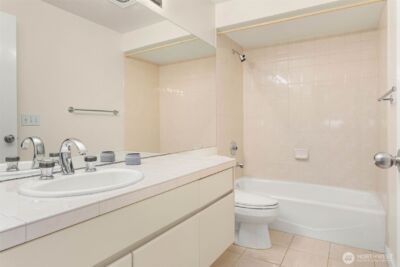 1231 5th Avenue N #204, Seattle, WA 98109 - Photo 23