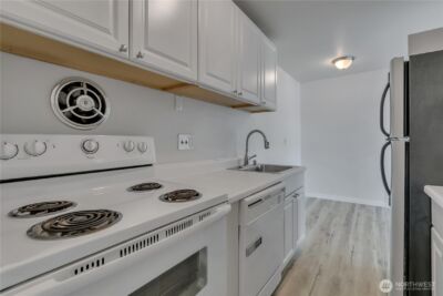 2524 Boyer Avenue E #322, Seattle, WA 98102 - Photo 11