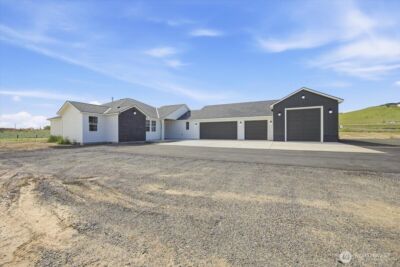29183 Mammoth Dr , Kennewick, WA 99338 - Photo 2