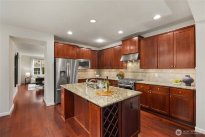 18251 NE 111th st , Redmond, WA 98052 - Photo 11