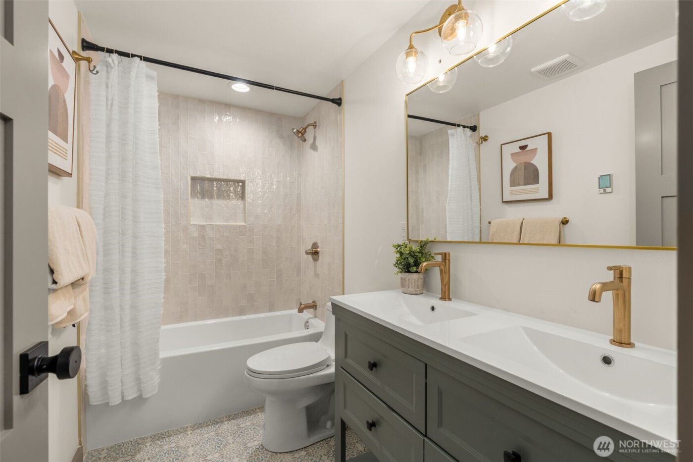 2332 17th Avenue S, Seattle, WA 98144