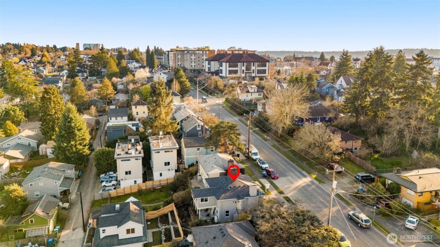 2332 17th Avenue S, Seattle, WA 98144