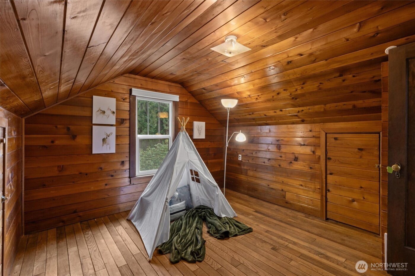 21522 92nd Avenue W, Edmonds, WA 98020