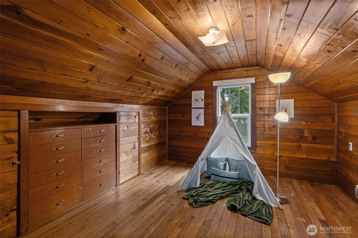 21522 92nd Avenue W, Edmonds, WA 98020