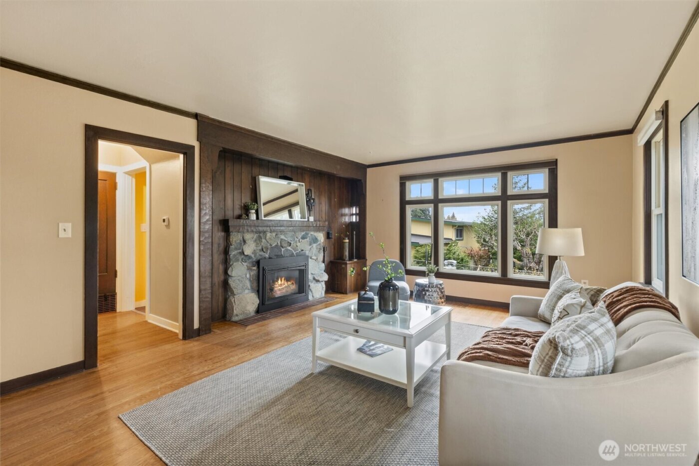 21522 92nd Avenue W, Edmonds, WA 98020