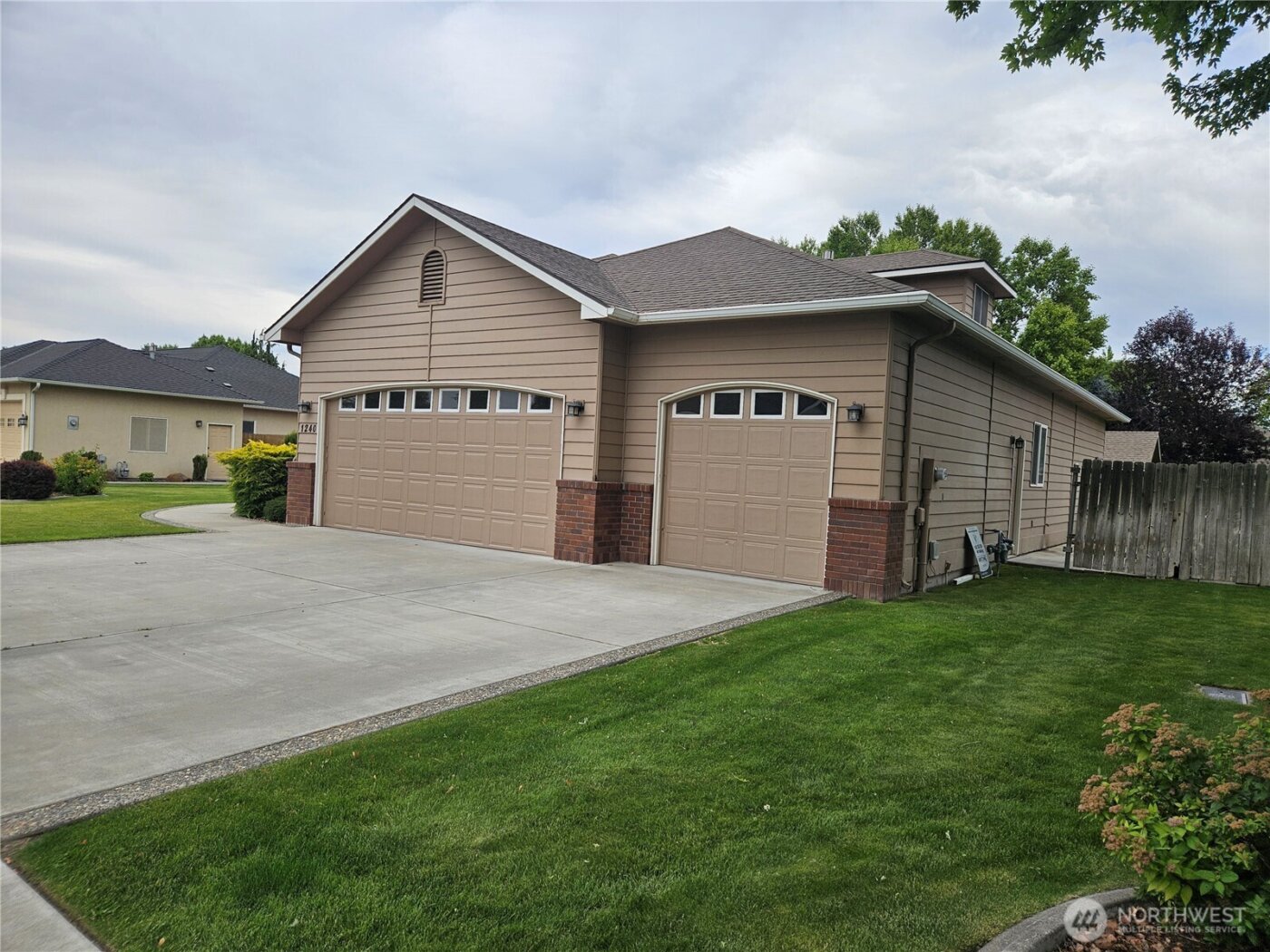 1240 Vintage Avenue , Richland, WA 99352