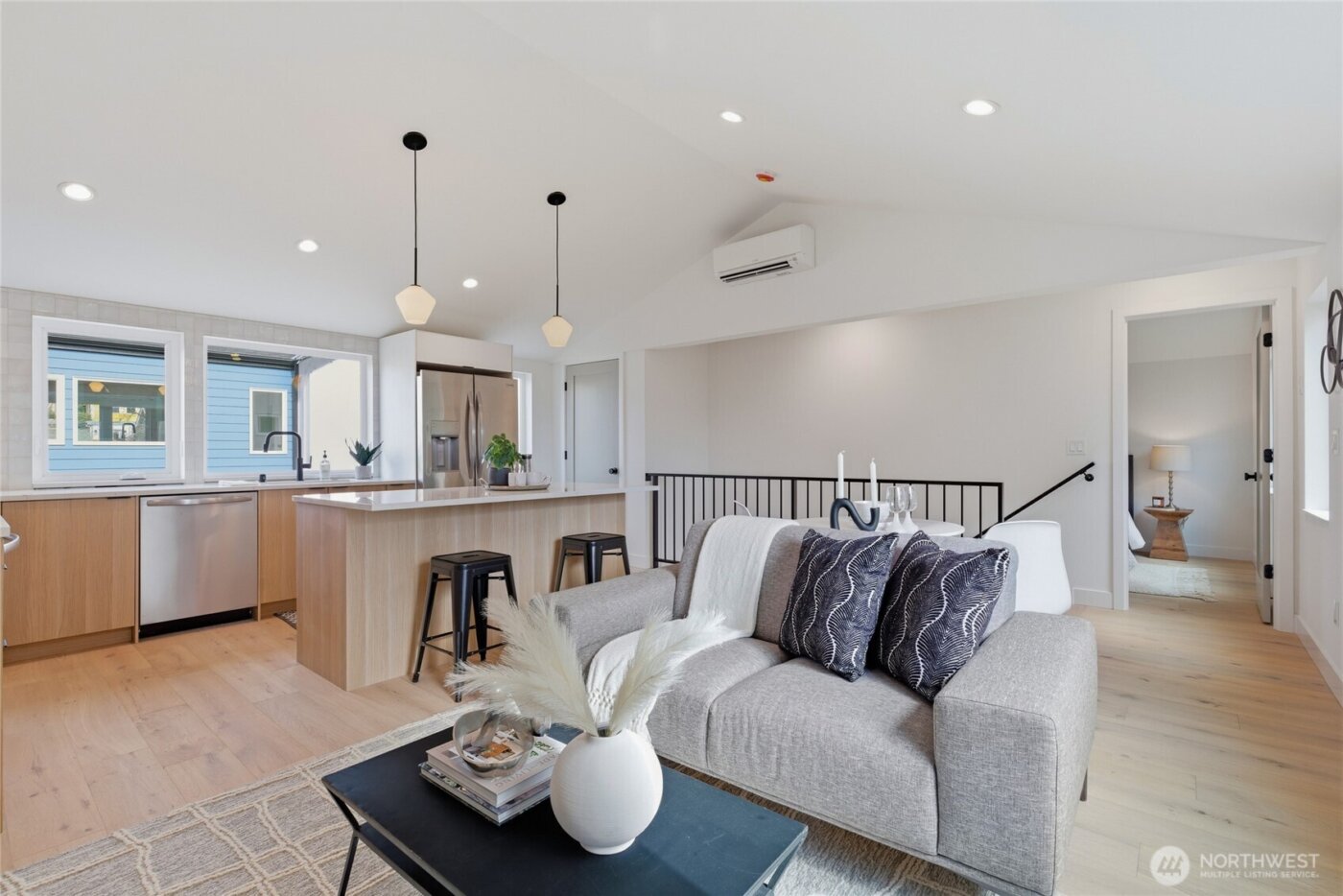 6505 19th Avenue NW, Seattle, WA 98117