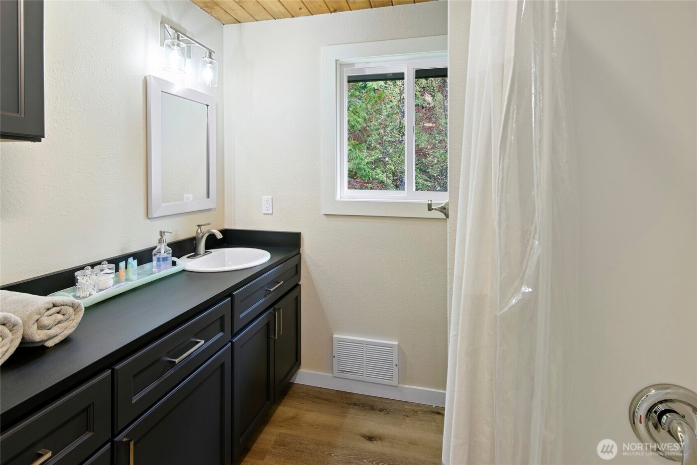 304292 Highway 101 , Brinnon, WA 98320