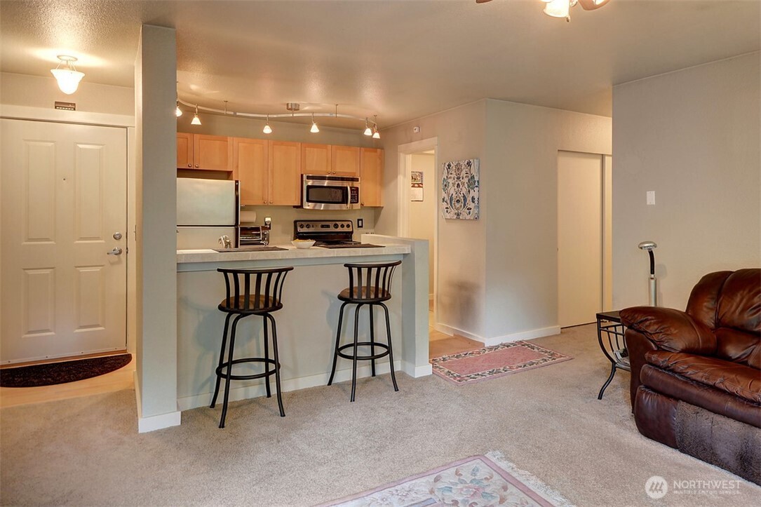 9805 Avondale Road NE #T254, Redmond, WA 98052