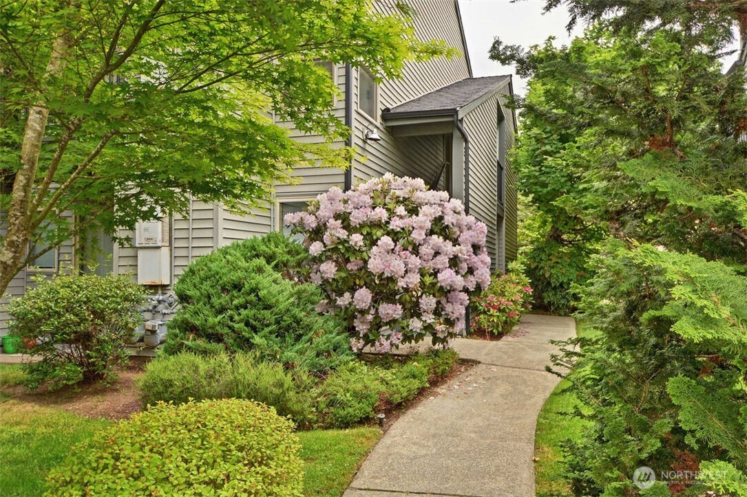 9805 Avondale Road NE #T254, Redmond, WA 98052