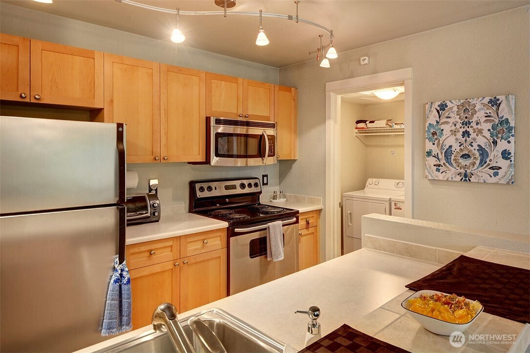 9805 Avondale Road NE #T254, Redmond, WA 98052