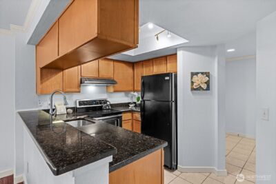 12044 100th Avenue NE #H102, Kirkland, WA 98034 - Photo 13