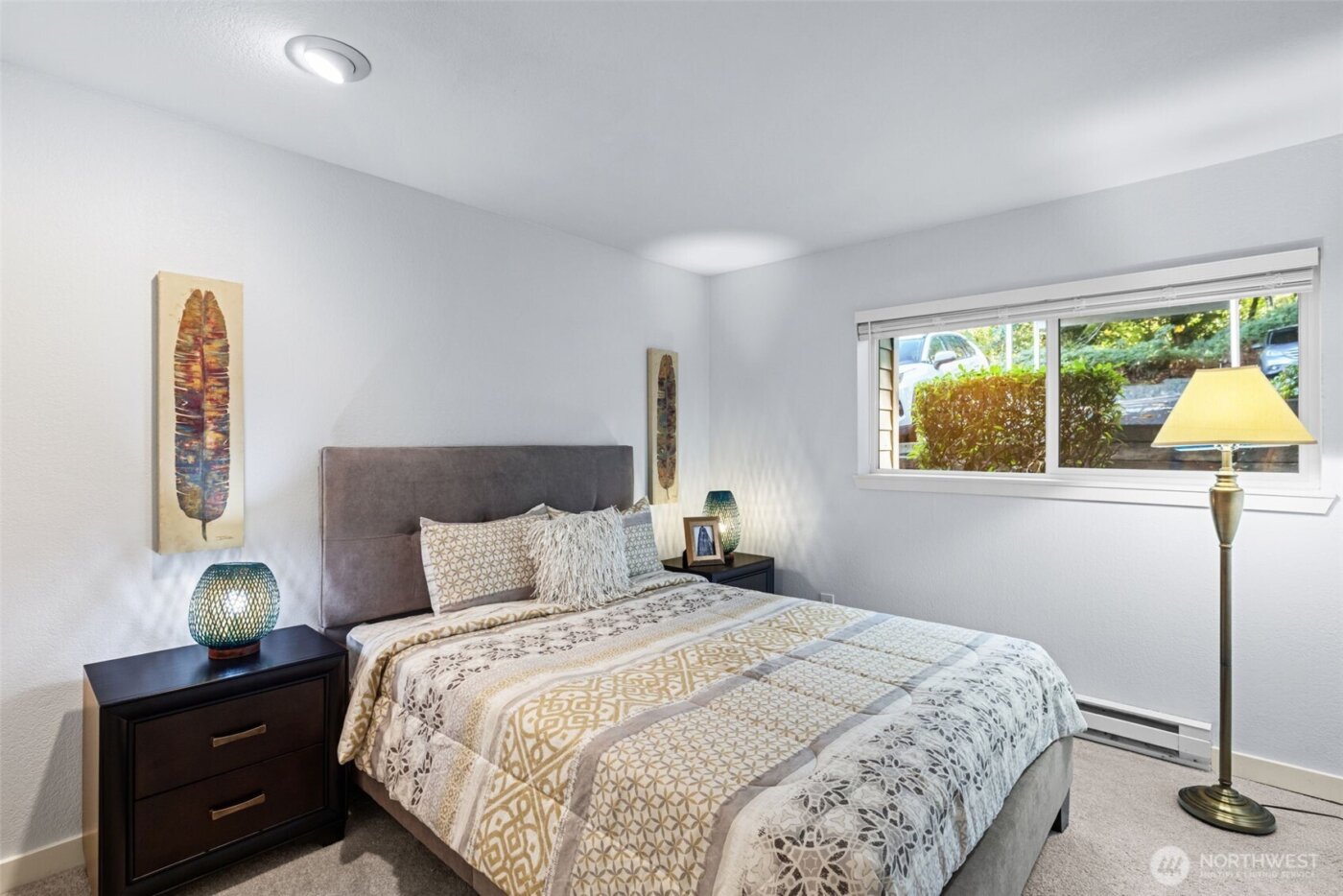 12044 100th Avenue NE #H102, Kirkland, WA 98034