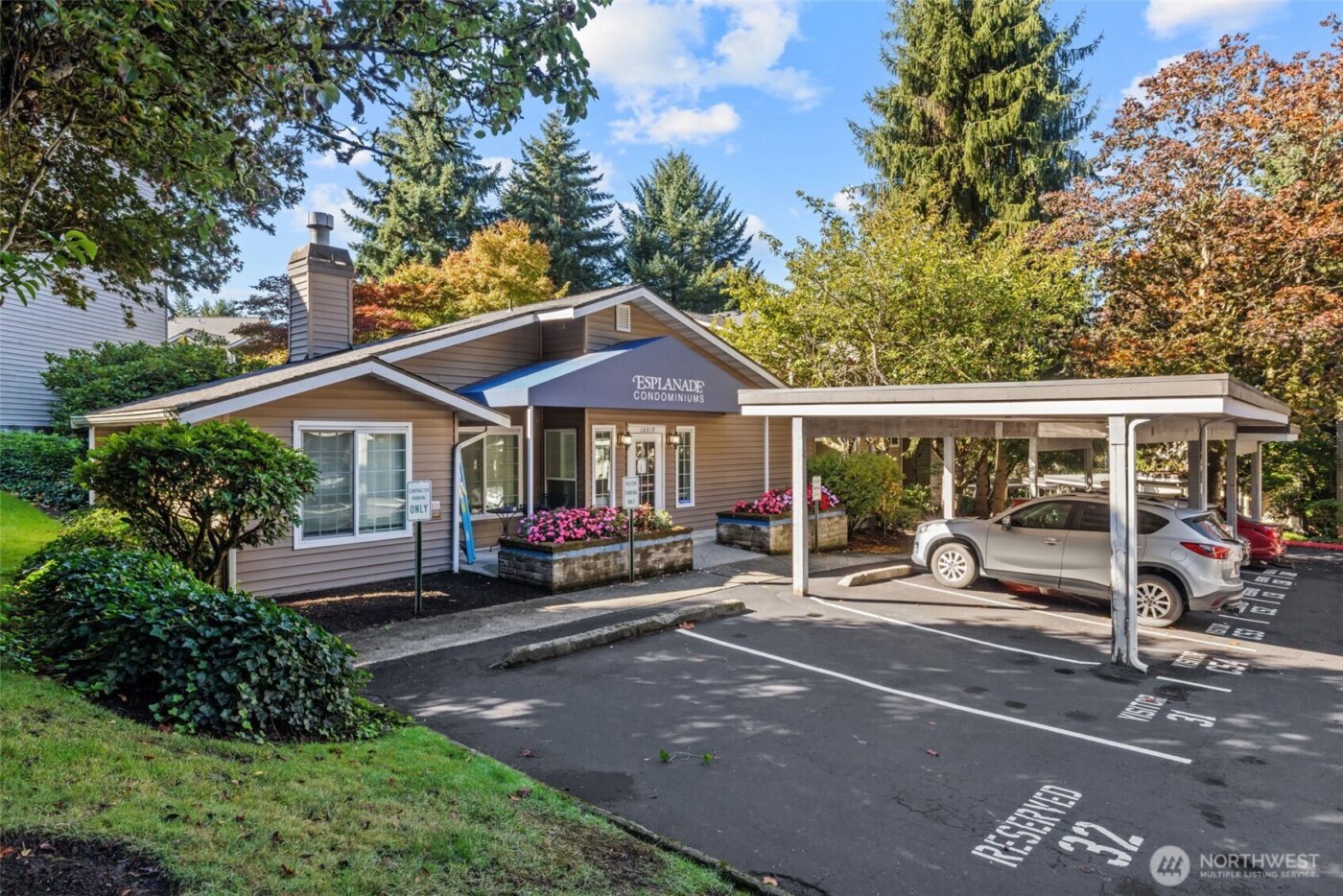 12044 100th Avenue NE #H102, Kirkland, WA 98034