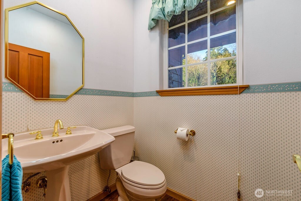 3250 E State Route 302 , Belfair, WA 98528