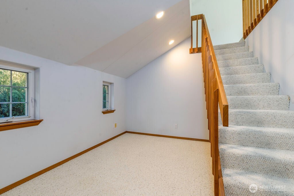3250 E State Route 302 , Belfair, WA 98528