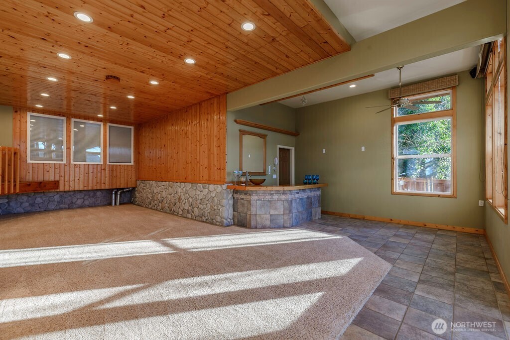 3250 E State Route 302 , Belfair, WA 98528