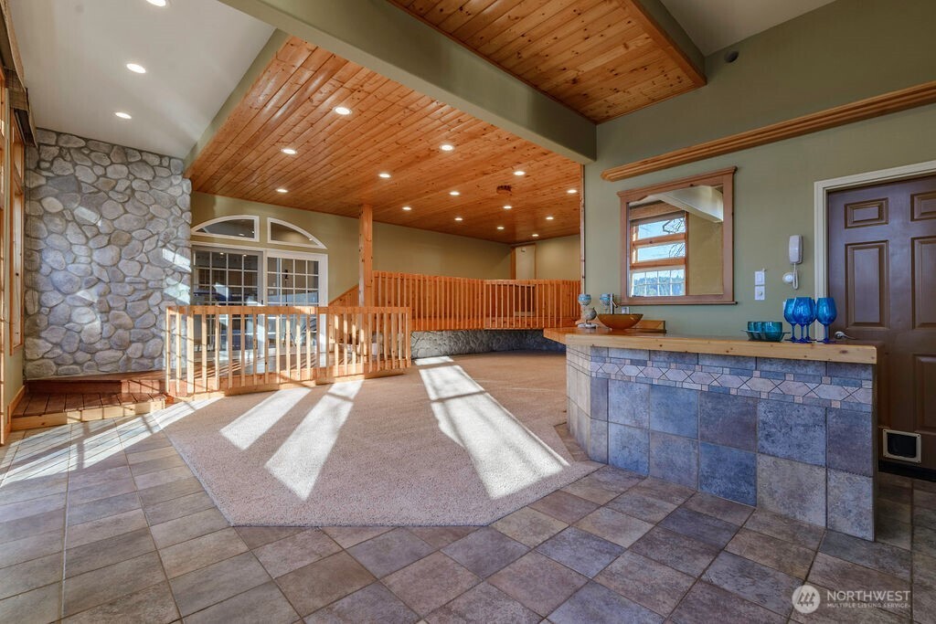 3250 E State Route 302 , Belfair, WA 98528