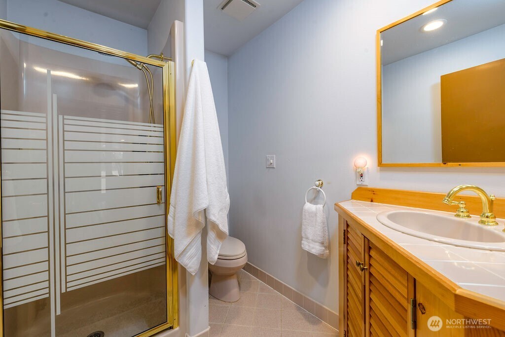 3250 E State Route 302 , Belfair, WA 98528