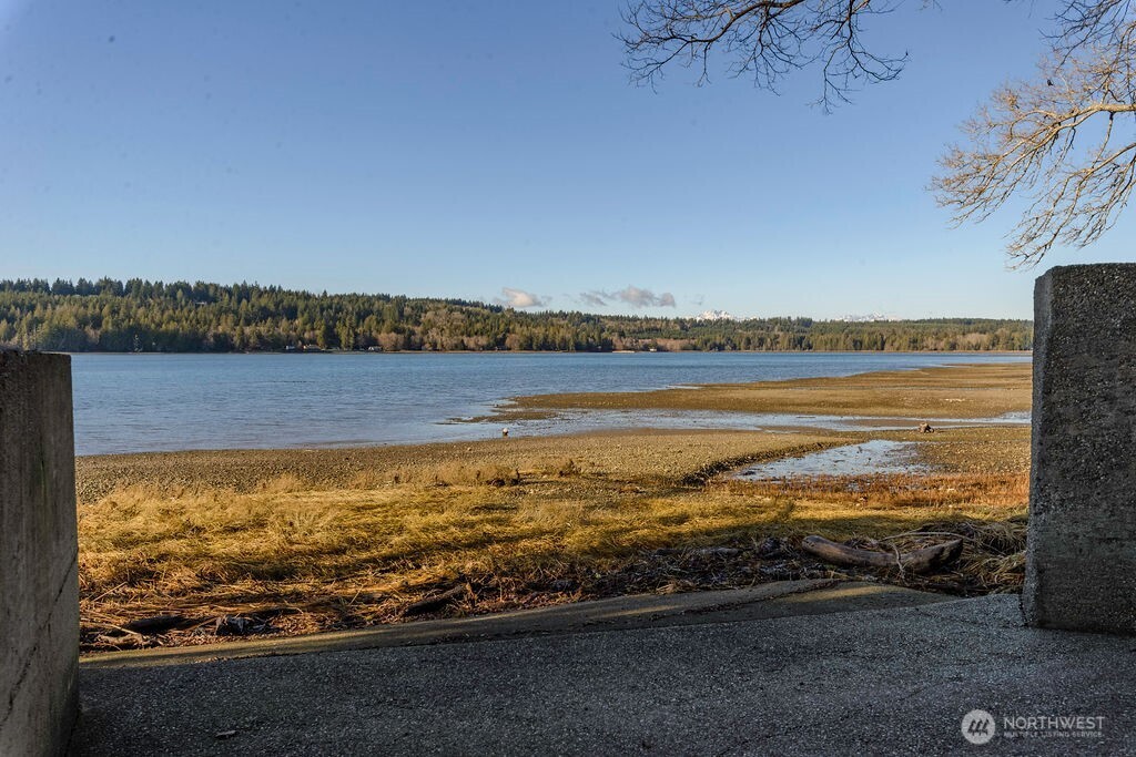 3250 E State Route 302 , Belfair, WA 98528