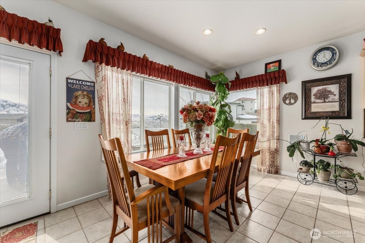 214 Stehekin Way , Chelan, WA 98816