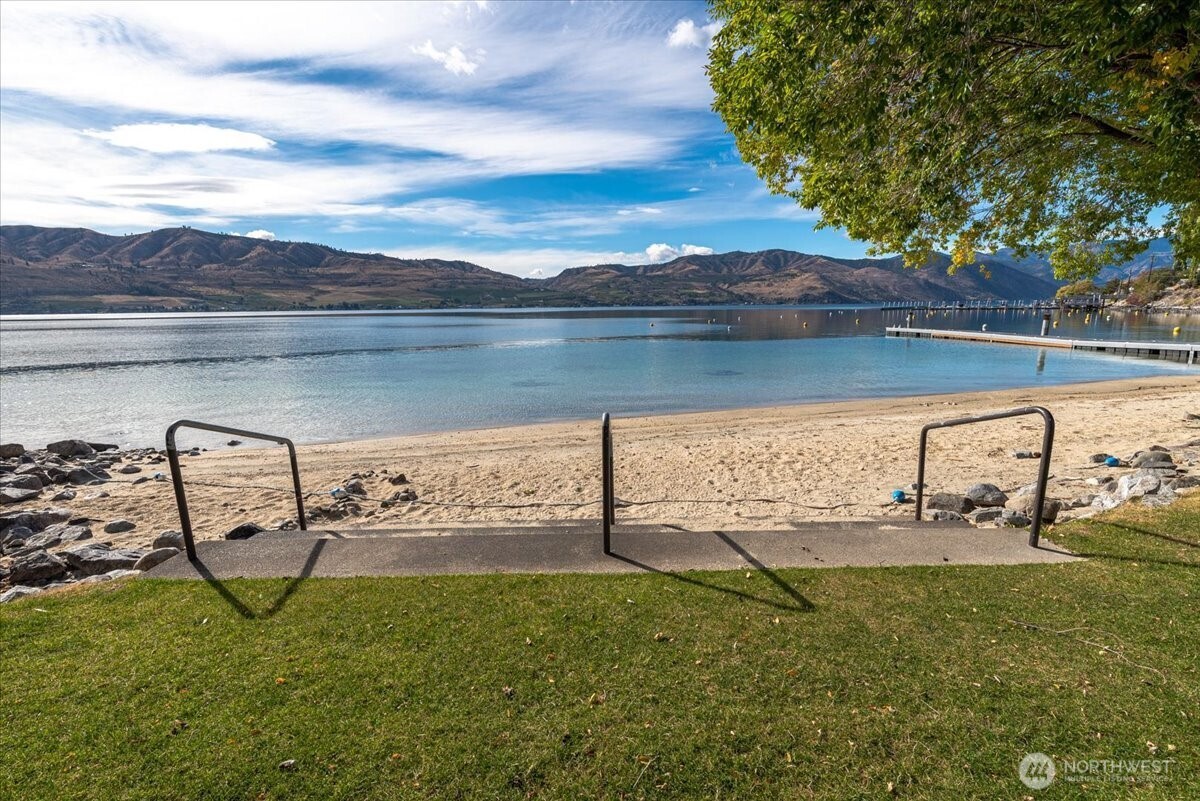 214 Stehekin Way , Chelan, WA 98816