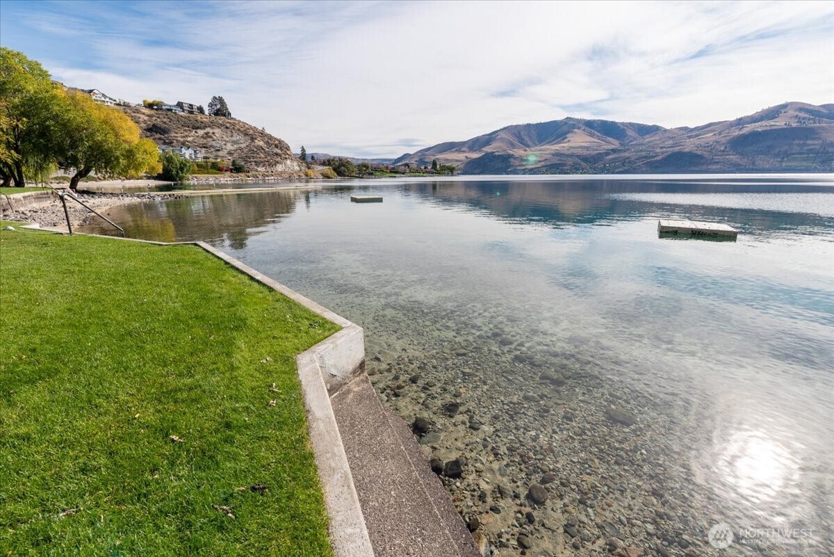 214 Stehekin Way , Chelan, WA 98816