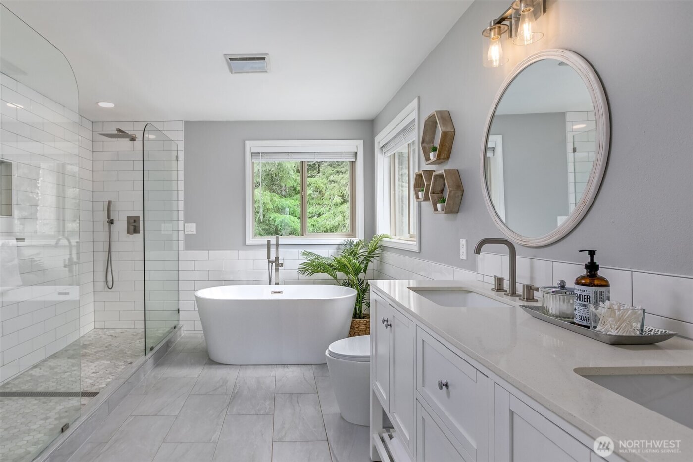 21809 NE 175th Street , Woodinville, WA 98077