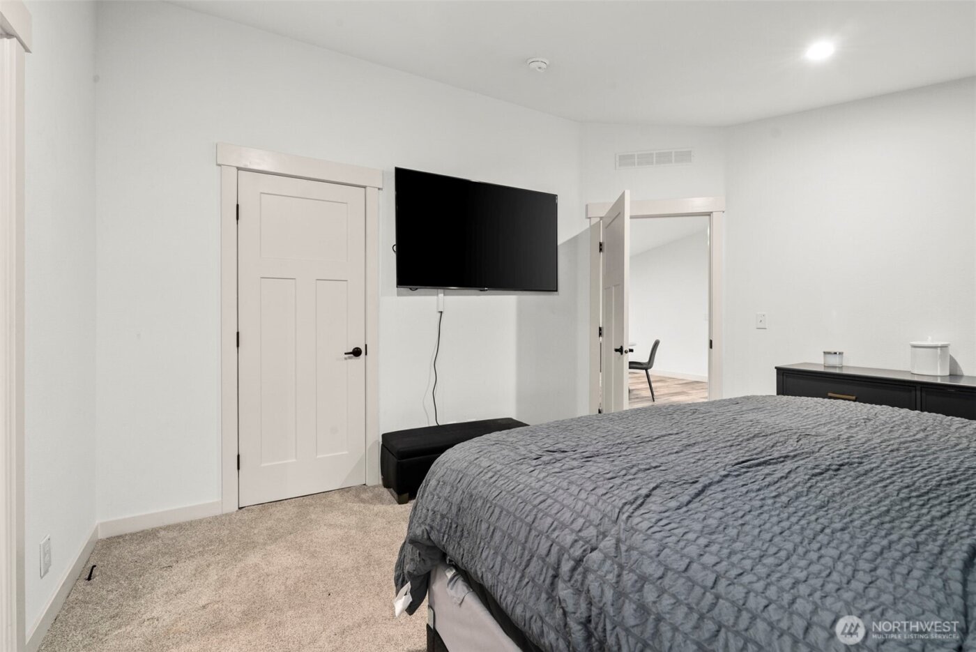 3320 Meadowbrook Lane SE, Lacey, WA 98503