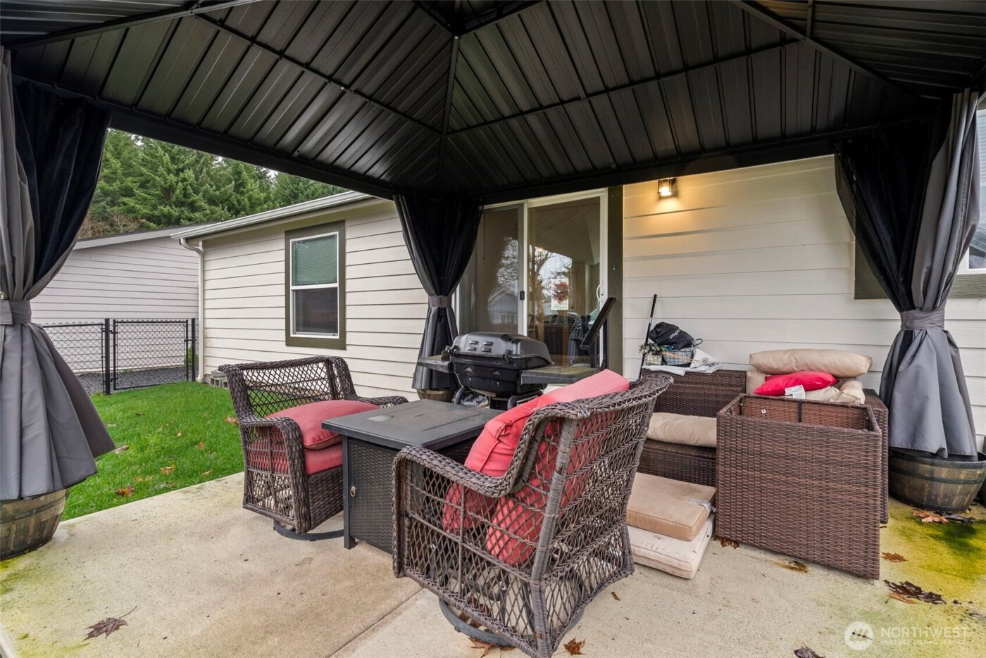 3320 Meadowbrook Lane SE, Lacey, WA 98503