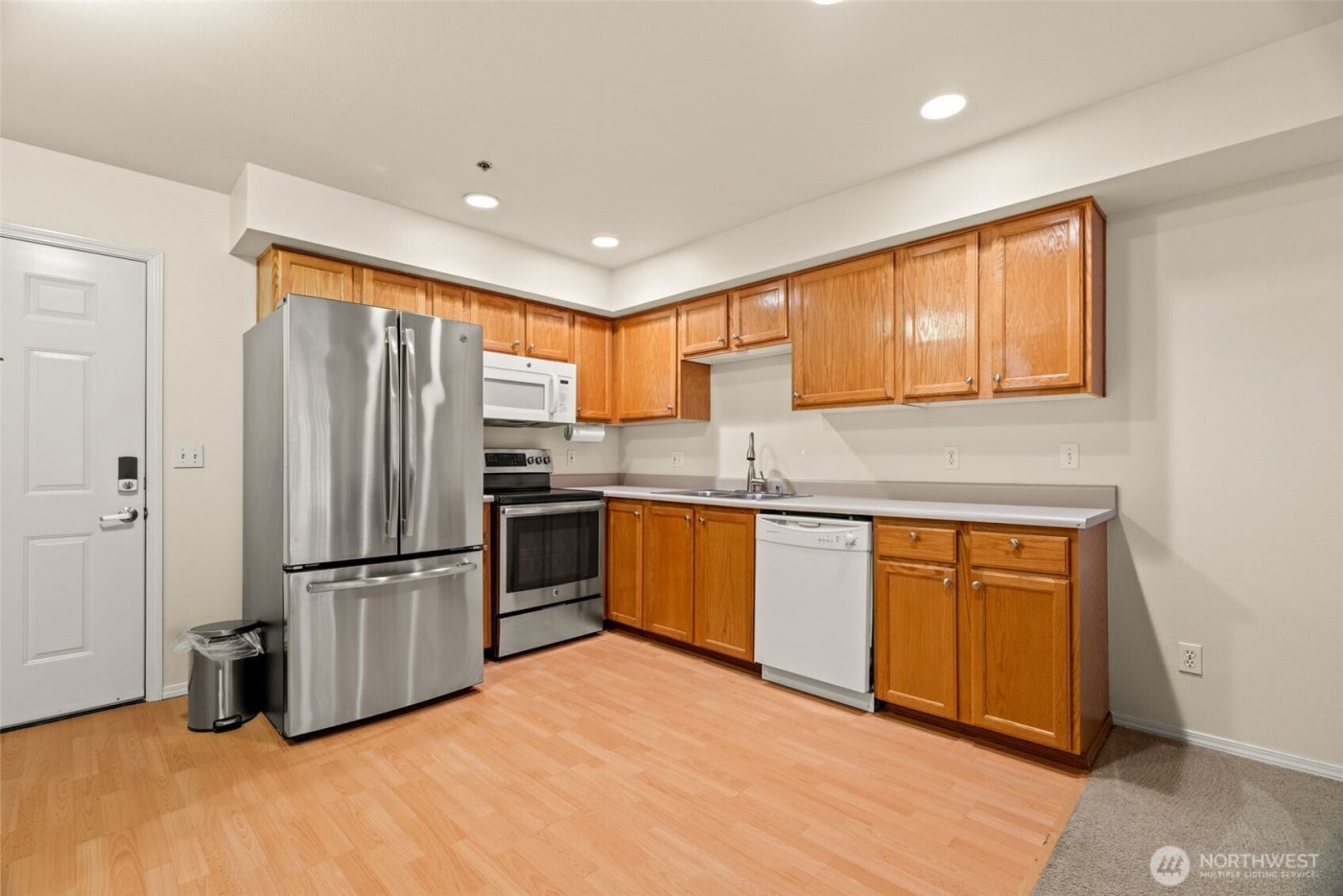 7912 170th Avenue NE ##204, Redmond, WA 98052