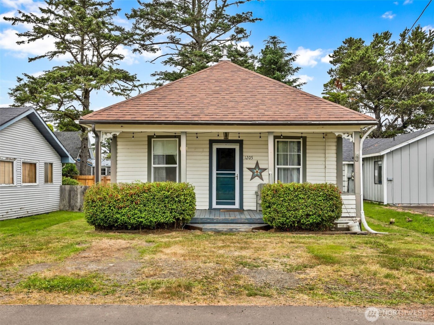1205 49th Street , Seaview, WA 98644