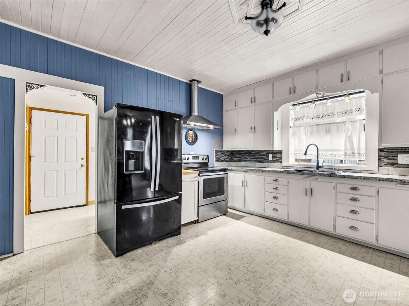 1205 49th Street , Seaview, WA 98644