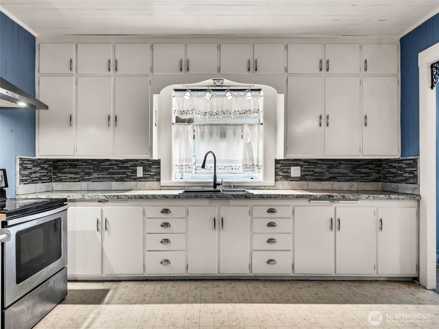 1205 49th Street , Seaview, WA 98644