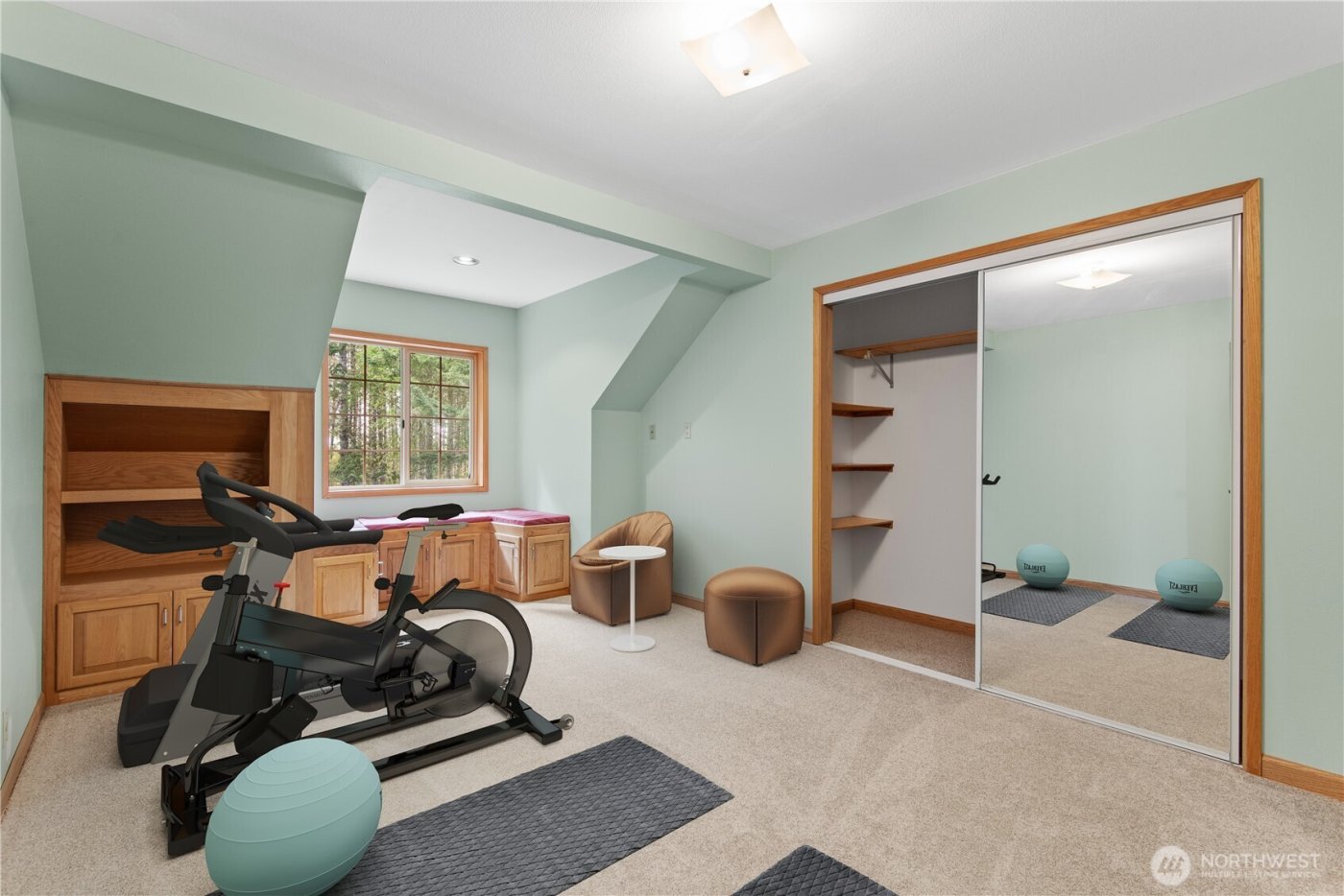 860 Hunt Road , Port Angeles, WA 98363