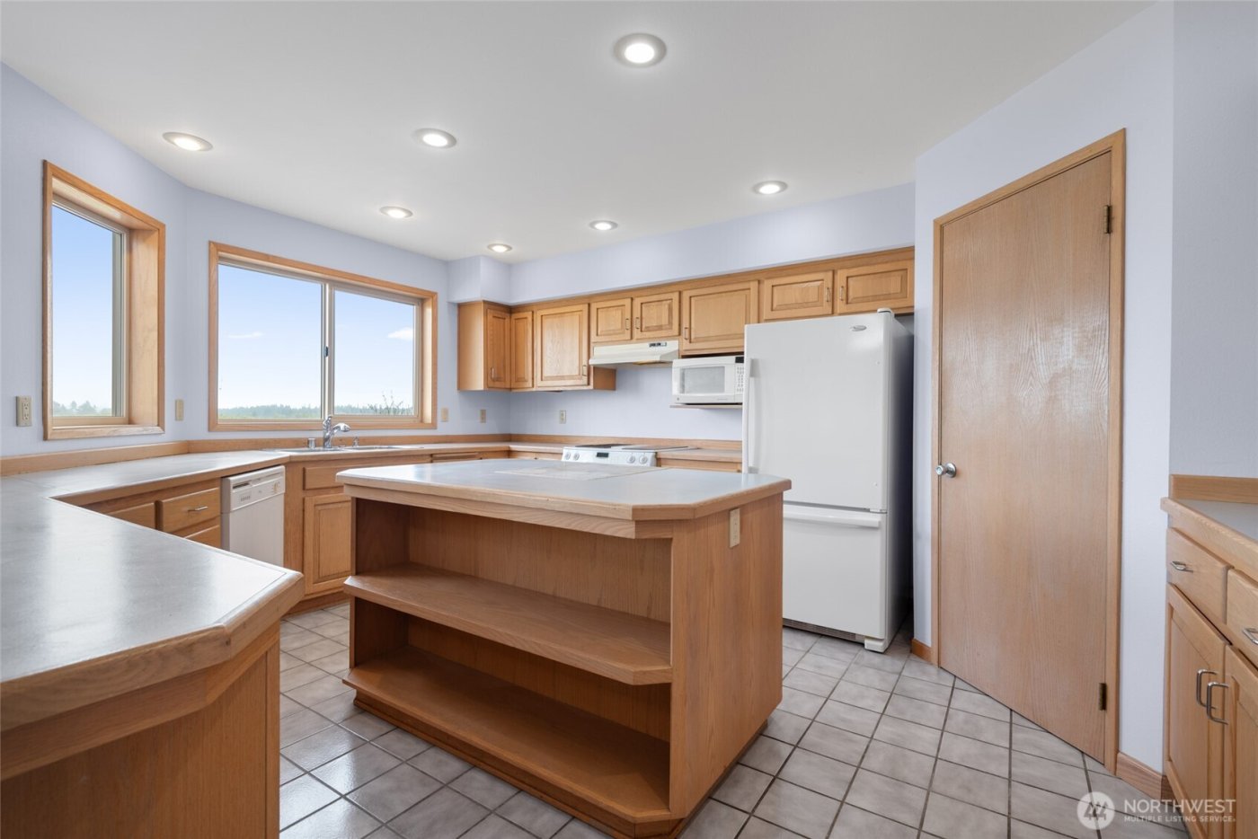 860 Hunt Road , Port Angeles, WA 98363