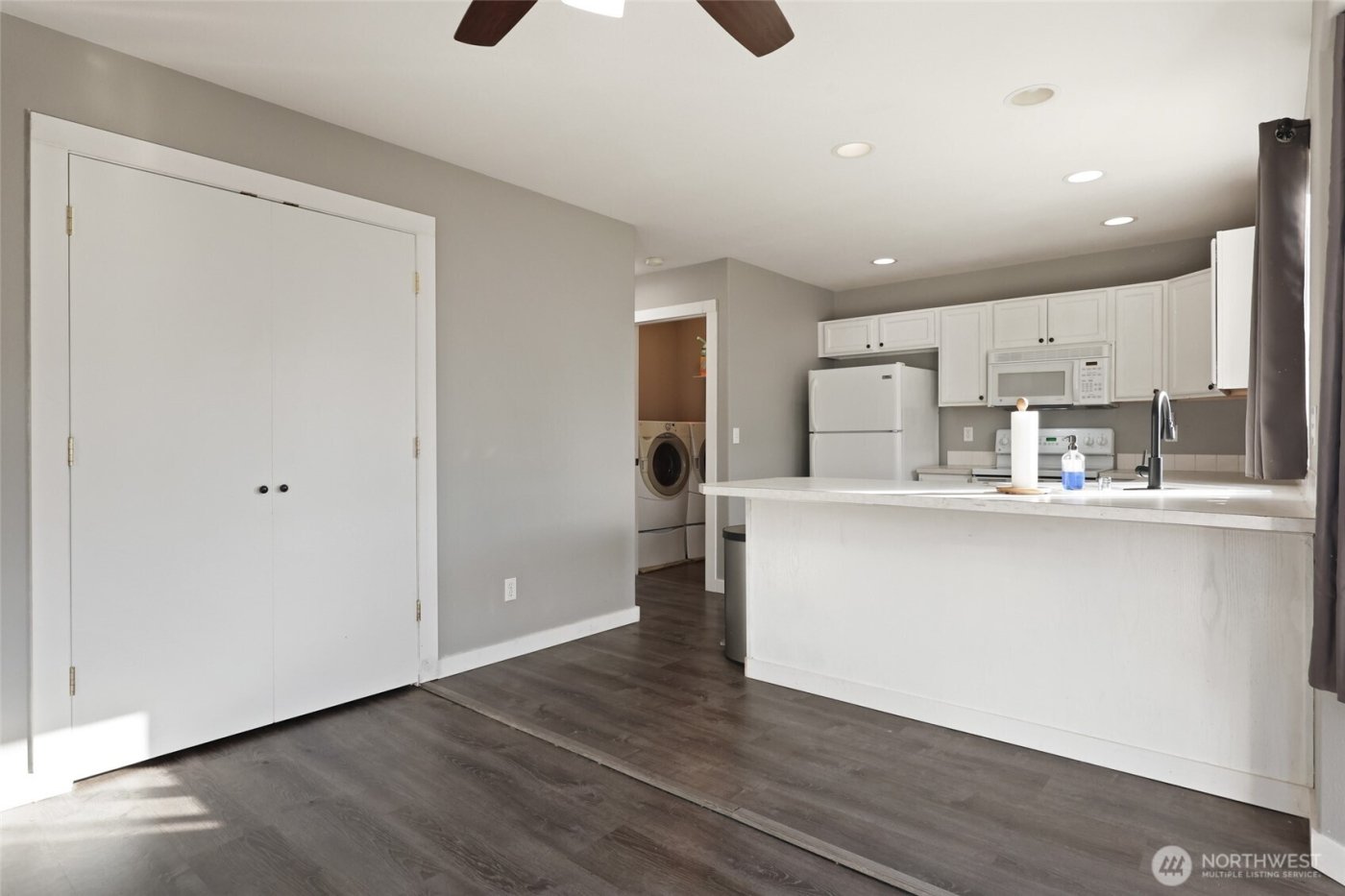 9826 Greenleaf Loop SE, Yelm, WA 98597-8818