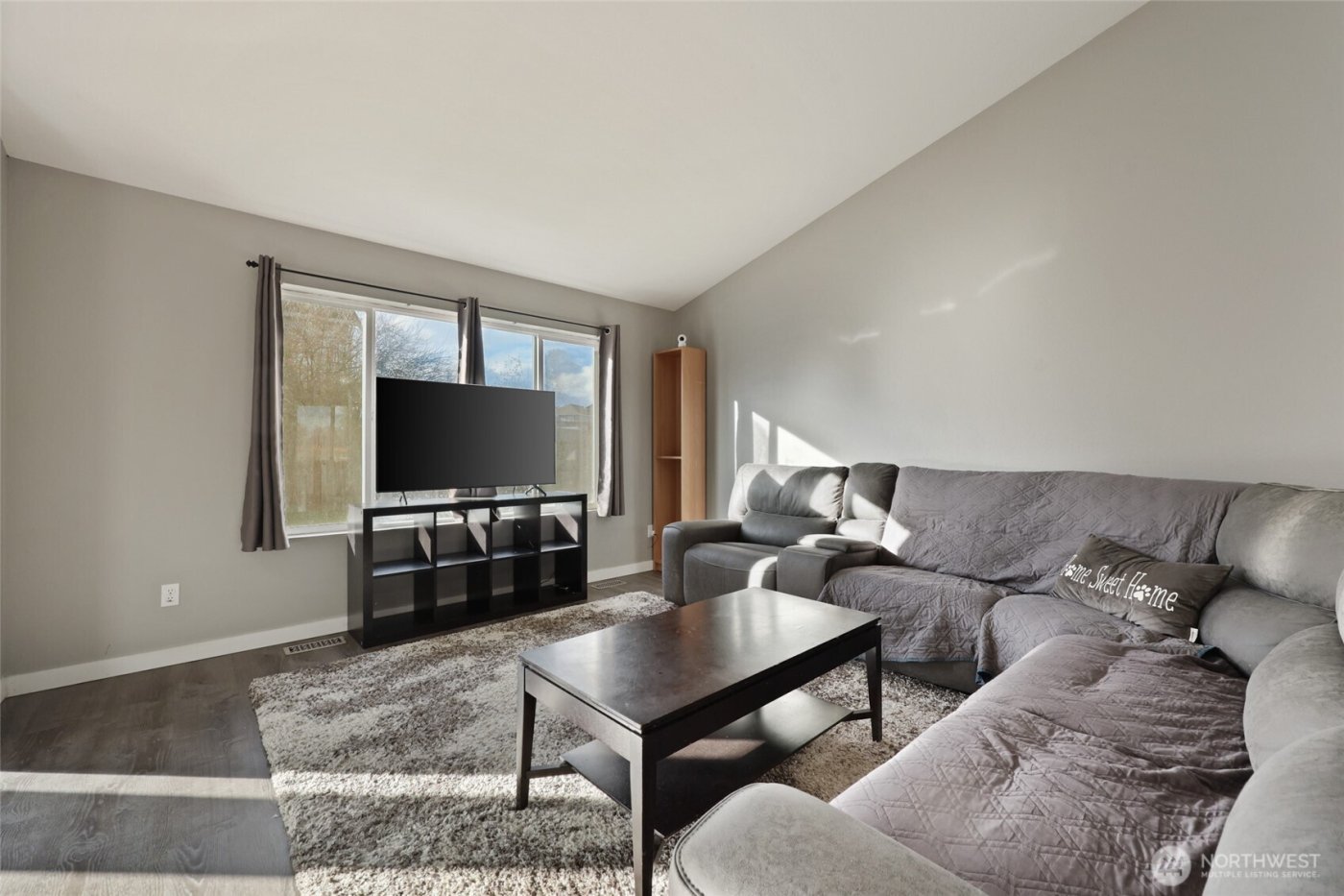 9826 Greenleaf Loop SE, Yelm, WA 98597-8818